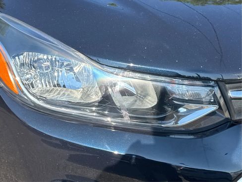 Used 2021 Chevrolet Trax LS image 9