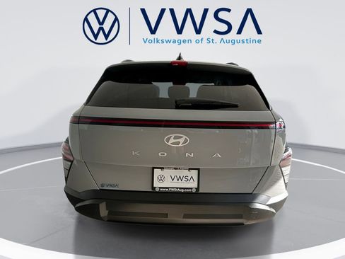 Used 2024 Hyundai Kona SEL FWD image 7