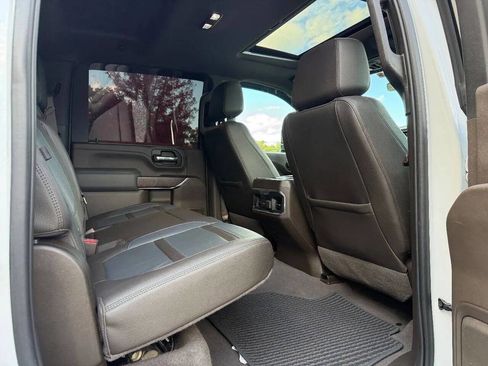 Used 2022 GMC Sierra 2500 Denali w/ Denali Ultimate Package image 18