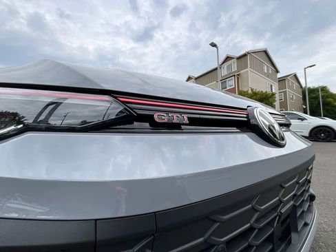New 2025 Volkswagen GTI SE image 2