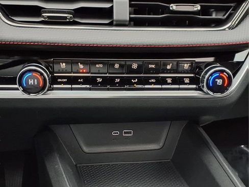 Used 2025 Chevrolet Equinox RS w/ Convenience Package III image 20