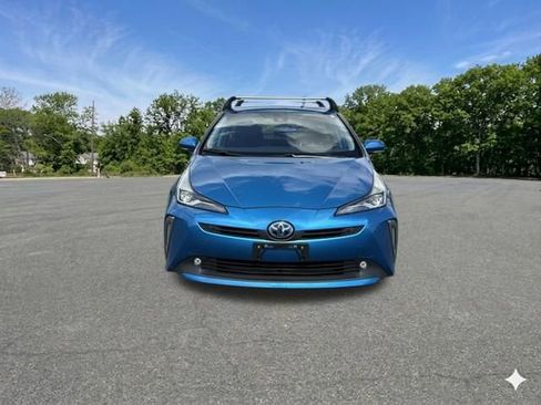 Used 2020 Toyota Prius LE AWD/4WD image 3