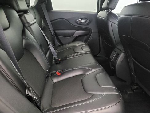 Used 2019 Jeep Cherokee Latitude Plus w/ Cold Weather Group image 19