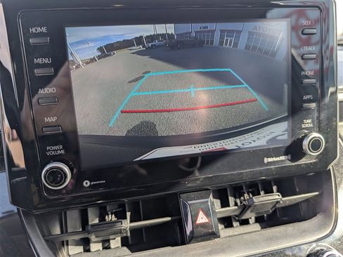 Used 2022 Toyota Corolla Cross LE image 1