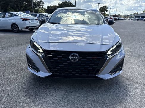 Used 2025 Nissan Altima 2.5 SR w/ SR Premium Package FWD image 8