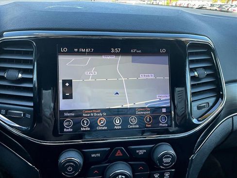 Used 2019 Jeep Grand Cherokee Limited w/ Trailer Tow Group IV AWD/4WD image 16