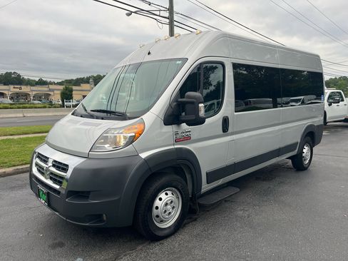 Used 2016 RAM ProMaster 2500 w/ Premium Appearance Group image 4