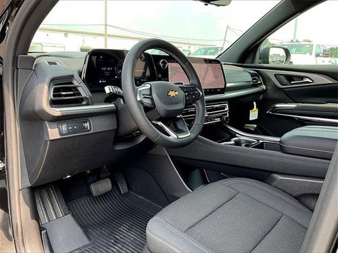 New 2026 Chevrolet Traverse LT w/ Driver Confidence Package image 8