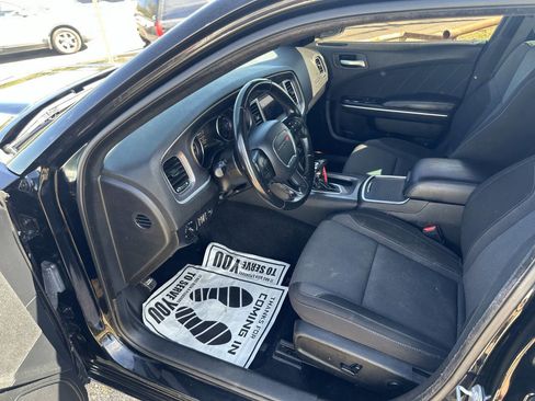 Used 2020 Dodge Charger SXT image 10