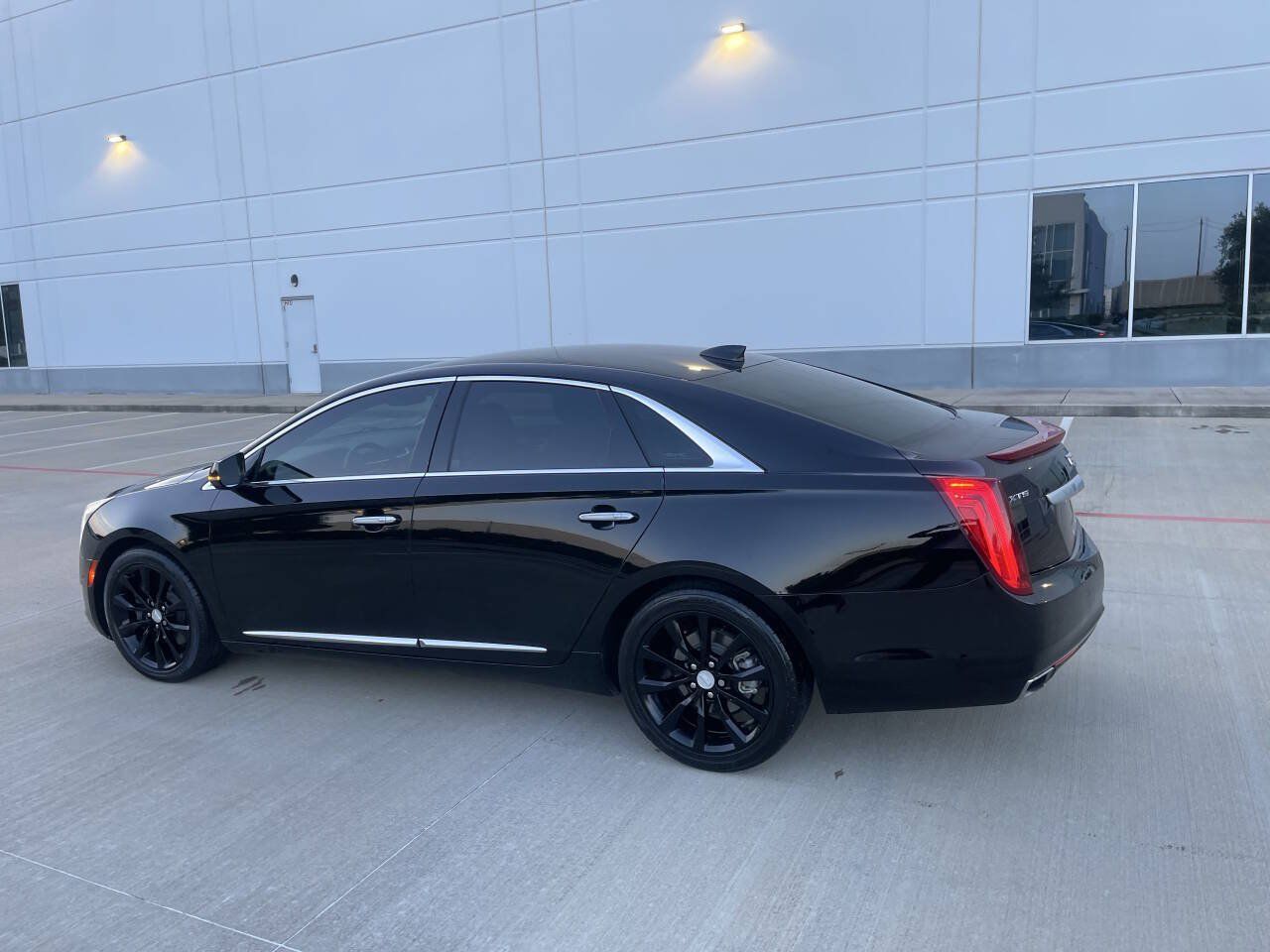 Used 2016 Cadillac XTS Luxury w/ Driver Awareness Package FWD image 10