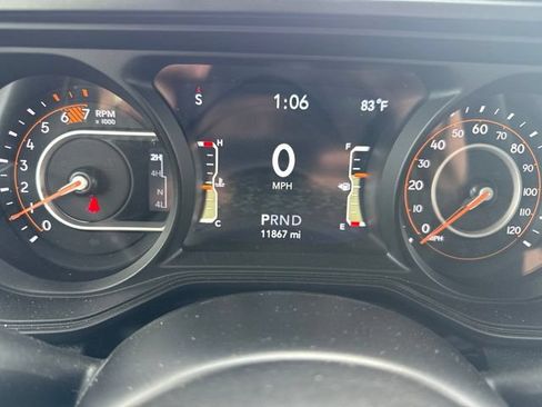 Used 2025 Jeep Wrangler Sport AWD/4WD image 17