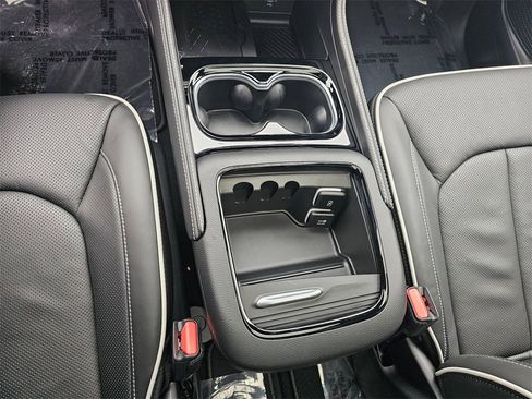 New 2026 Chrysler Pacifica Limited w/ S Appearance Package image 24