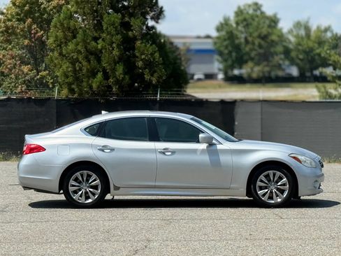 Used 2011 INFINITI M37 w/ Deluxe Touring Pkg RWD image 7