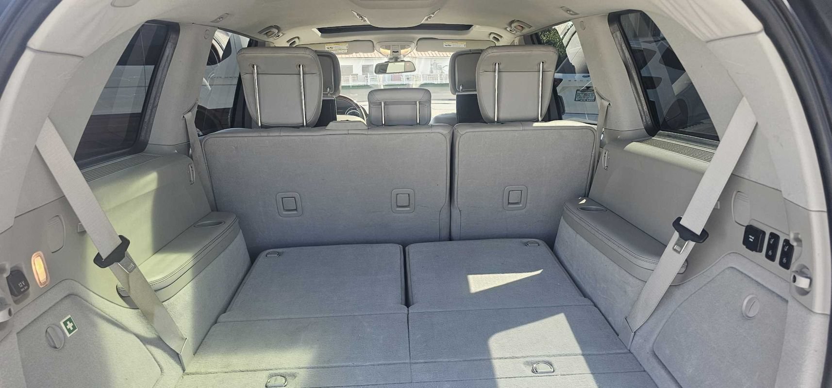 Used 2011 Mercedes-Benz GL 550 4MATIC image 26
