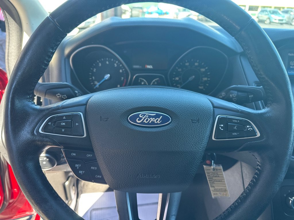 Used 2016 Ford Focus SE w/ SE Cold Weather Package FWD image 23