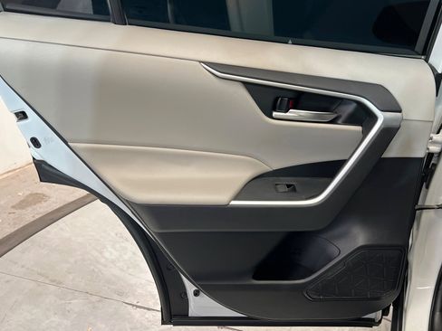 Used 2021 Toyota RAV4 XLE Premium w/ Carpet Mat Package (TMS) image 19