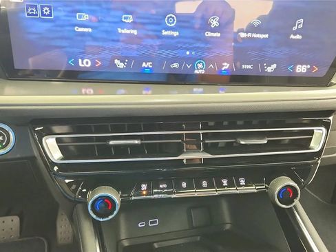 New 2026 Chevrolet Traverse LT w/ Midnight/Sport Edition AWD/4WD image 26