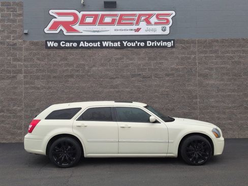 Used 2005 Dodge Magnum R/T w/ Convenience Group II image 4