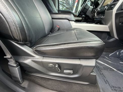 Used 2017 Ford F450 Lariat w/ Lariat Ultimate Package AWD/4WD image 18