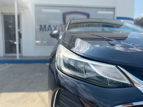 Used 2019 Chevrolet Cruze LT w/ Convenience Package image 12