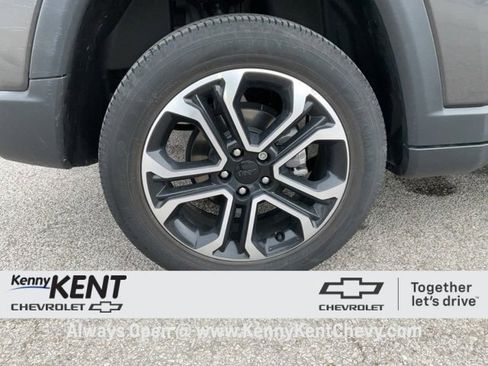 Used 2022 Jeep Compass Limited image 9