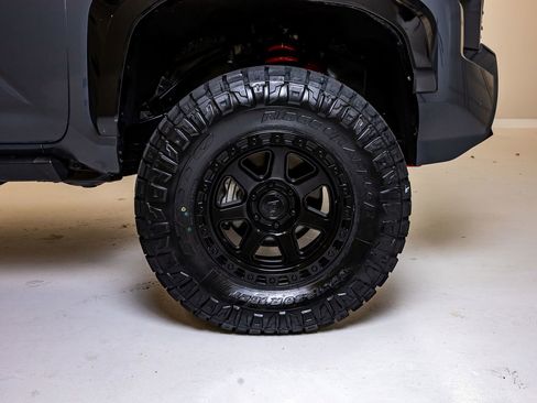 Used 2025 Toyota Tacoma TRD Pro AWD/4WD image 12