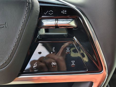 New 2025 Cadillac Escalade IQ Luxury 2 image 18