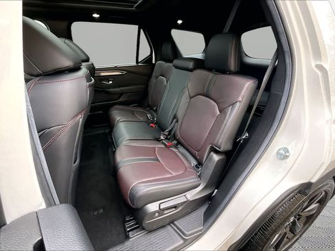 Used 2025 Honda Pilot Black Edition image 21