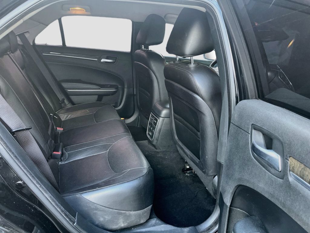 Used 2022 Chrysler 300 Touring L w/ Comfort Group RWD image 26