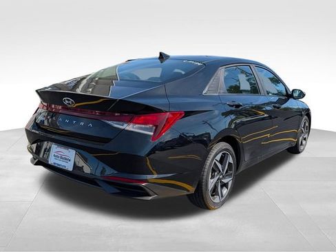 Used 2023 Hyundai Elantra SEL w/ Convenience Package FWD image 8