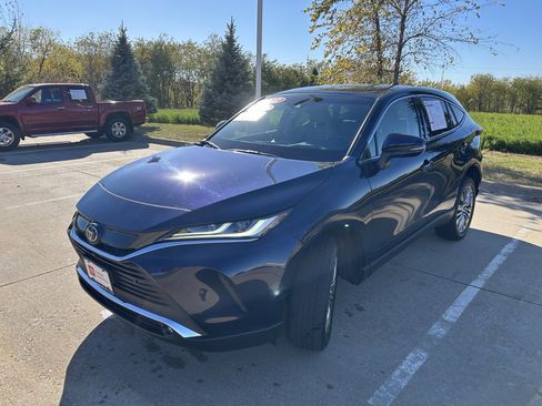 Certified 2022 Toyota Venza Limited w/ Advanced Technology Package image 3