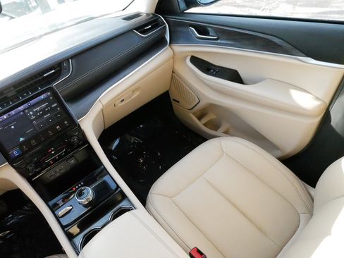 Used 2021 Jeep Grand Cherokee L Limited image 11