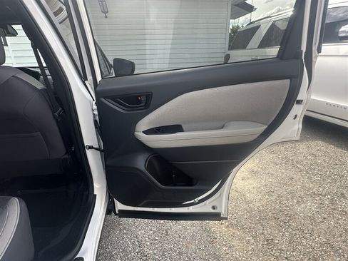 Used 2025 Subaru Forester AWD/4WD image 19
