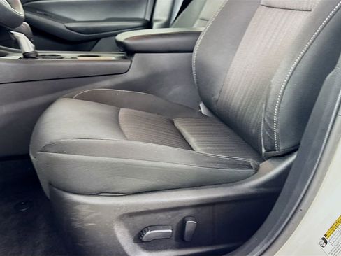 Used 2025 Nissan Altima 2.5 SV FWD image 23