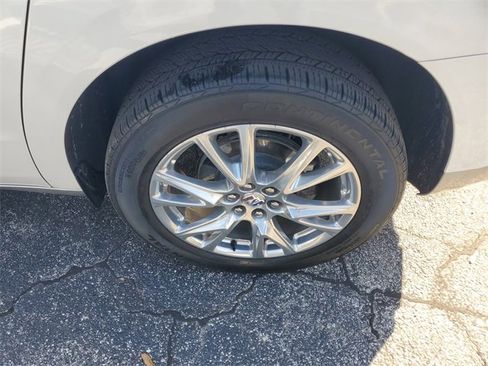 Used 2024 Buick Enclave Essence w/ Experience Buick Package image 6