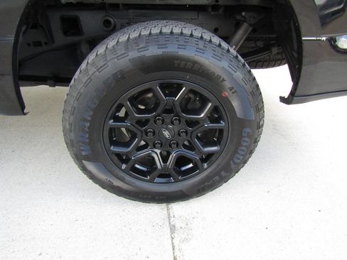 Used 2020 Ford F150 XL w/ Equipment Group 101A Mid AWD/4WD image 9