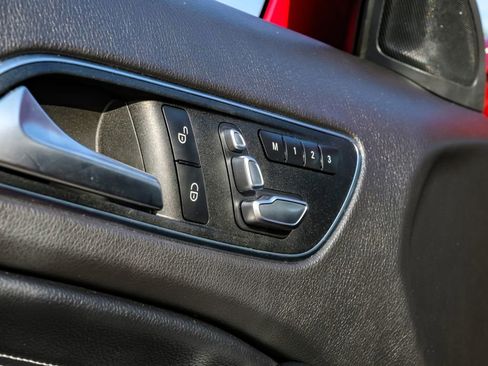 Used 2018 Mercedes-Benz GLA 250 image 40