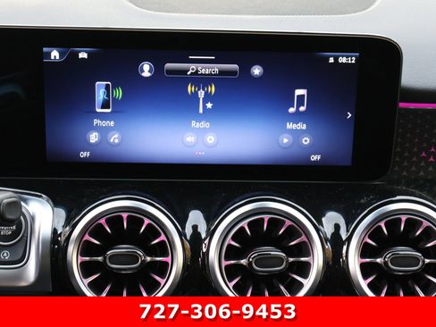 Used 2024 Mercedes-Benz GLB 250 image 3