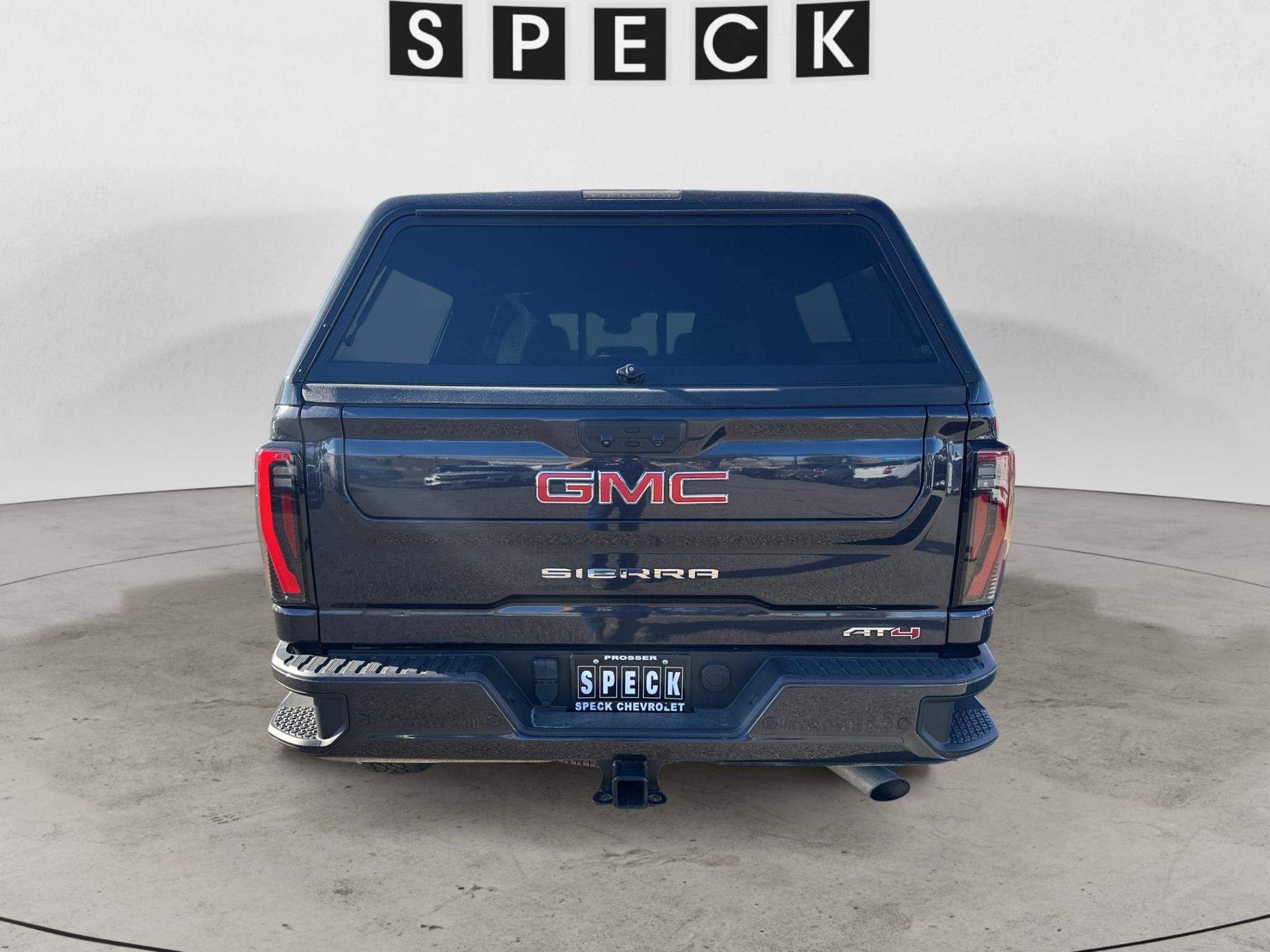 Used 2024 GMC Sierra 2500 AT4 w/ AT4 Premium Plus Package AWD/4WD image 4
