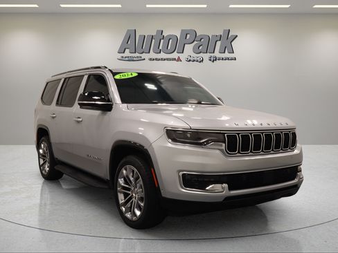 Certified 2024 Jeep Wagoneer 4WD image 2