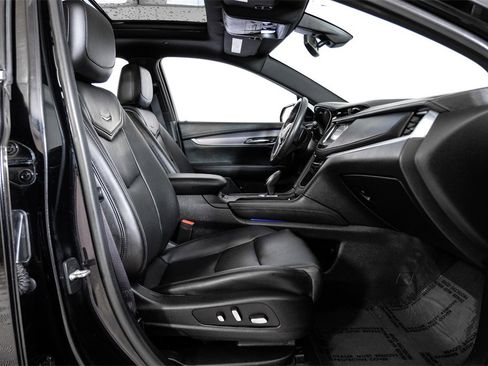 Used 2017 Cadillac XT5 Premium Luxury w/ Driver Assist Package image 35