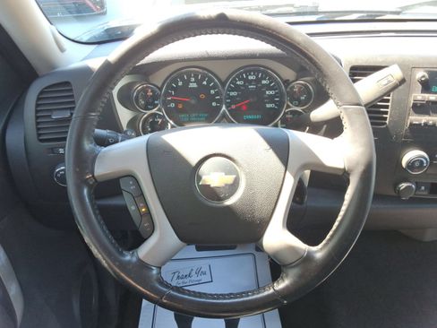 Used 2009 Chevrolet Silverado 1500 LT AWD/4WD image 11