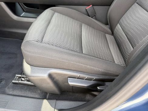 Used 2025 Chevrolet Equinox LT FWD image 17