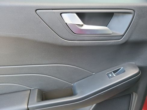 Used 2025 Ford Escape ST-Line w/ Cold Weather Package FWD image 25