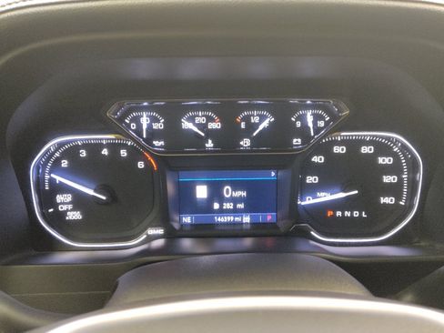 Used 2019 GMC Sierra 1500 SLT w/ SLT Premium Plus Package AWD/4WD image 23