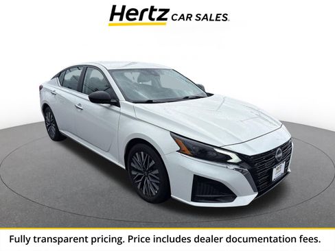 Used 2025 Nissan Altima 2.5 SV FWD image 1
