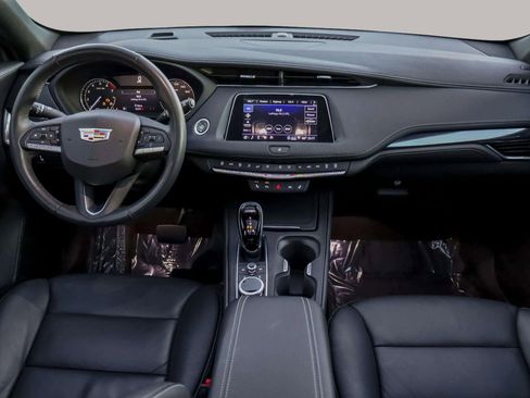 Used 2022 Cadillac XT4 Luxury w/ Cold Weather Package image 19