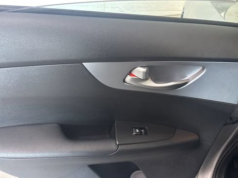 Used 2023 Kia Forte LXS FWD image 40