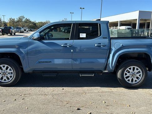 New 2026 Toyota Tacoma SR5 image 4