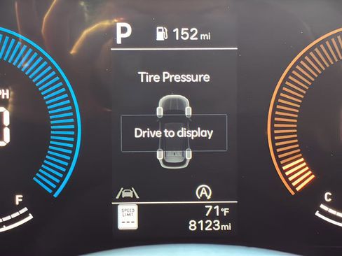 Certified 2025 Hyundai Tucson SEL image 24